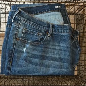 Old Navy Mid Rise Curvy Profile Jeans